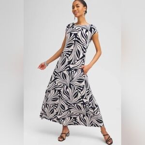 Chico's Travelers Size 3 (US XL) Floral V-Back Maxi Dress Black/Tan